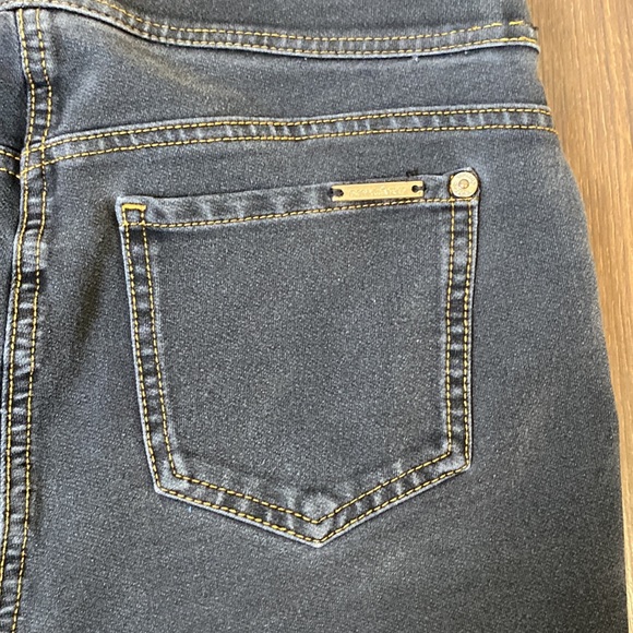 Nyguard Women’s Regular Slims Indigo Jeans (Size 6) - Picture 3 of 7